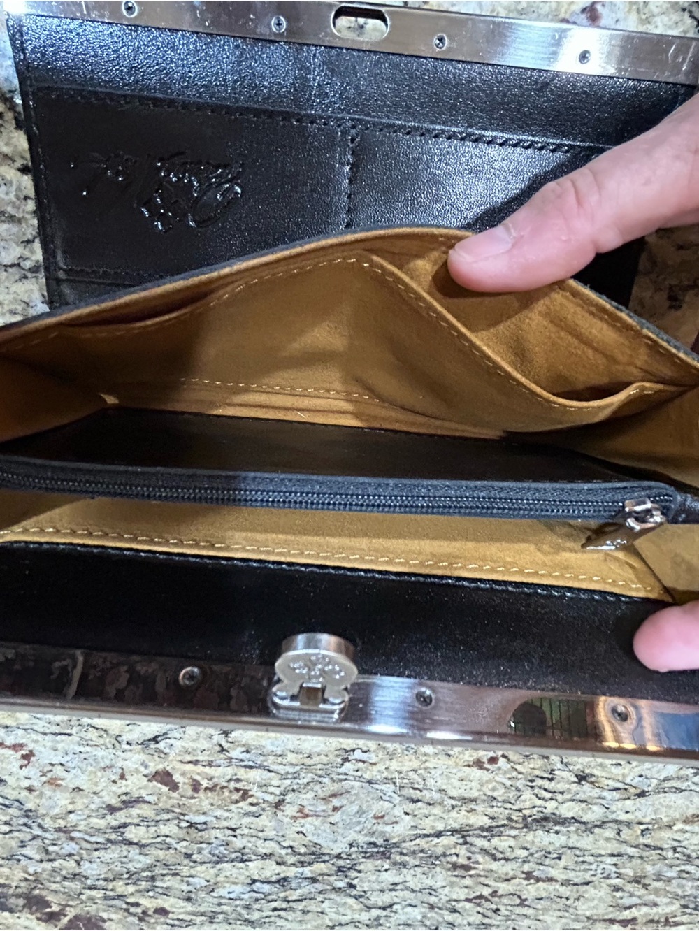 Patricia Nash black leather wallet. - Picture 7 of 7